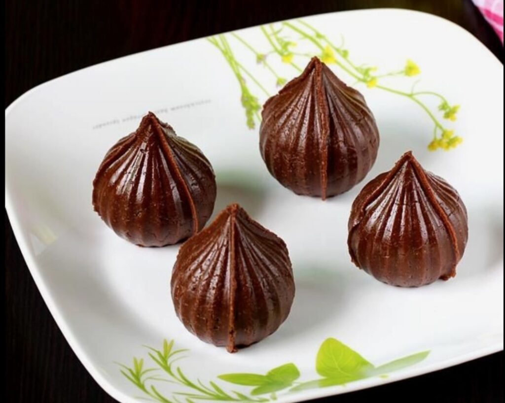Ganeshji ke liye chocolate ke modak banaye 