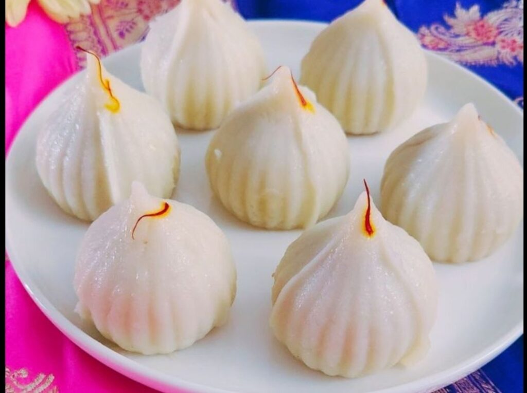  Ganesh ji ke liye Steamed modak ka bhog lagaye 