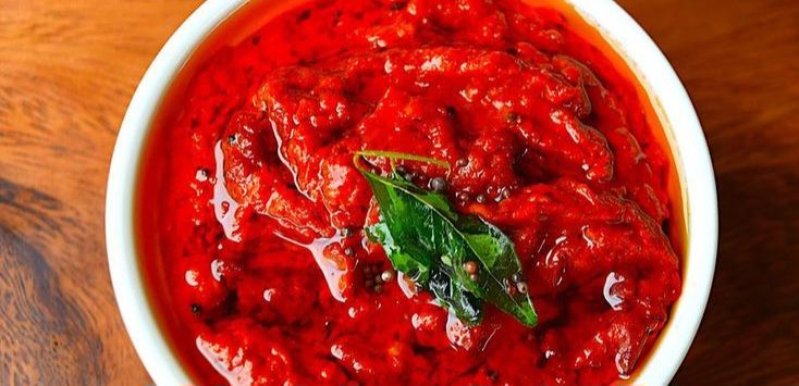 लहसुन की चटपटी चटनी रेसिपी – सूखा नारियल, मूंगफली और तिल के साथ बनाई गई घर पर बनने वाली तीखी लहसुन की चटनी