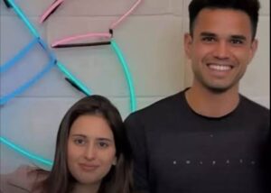 अर्जुन तेंदुलकर और उनकी मंगेतर सानिया चंडोक की सगाई की तस्वीर