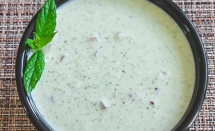 घर पर बिना बूंदी के बनाए 5 तरह के स्वादिष्ट रायते – खीरा रायता, प्याज-टमाटर रायता, आलू रायता, लौकी रायता और मिक्स वेजिटेबल रायता